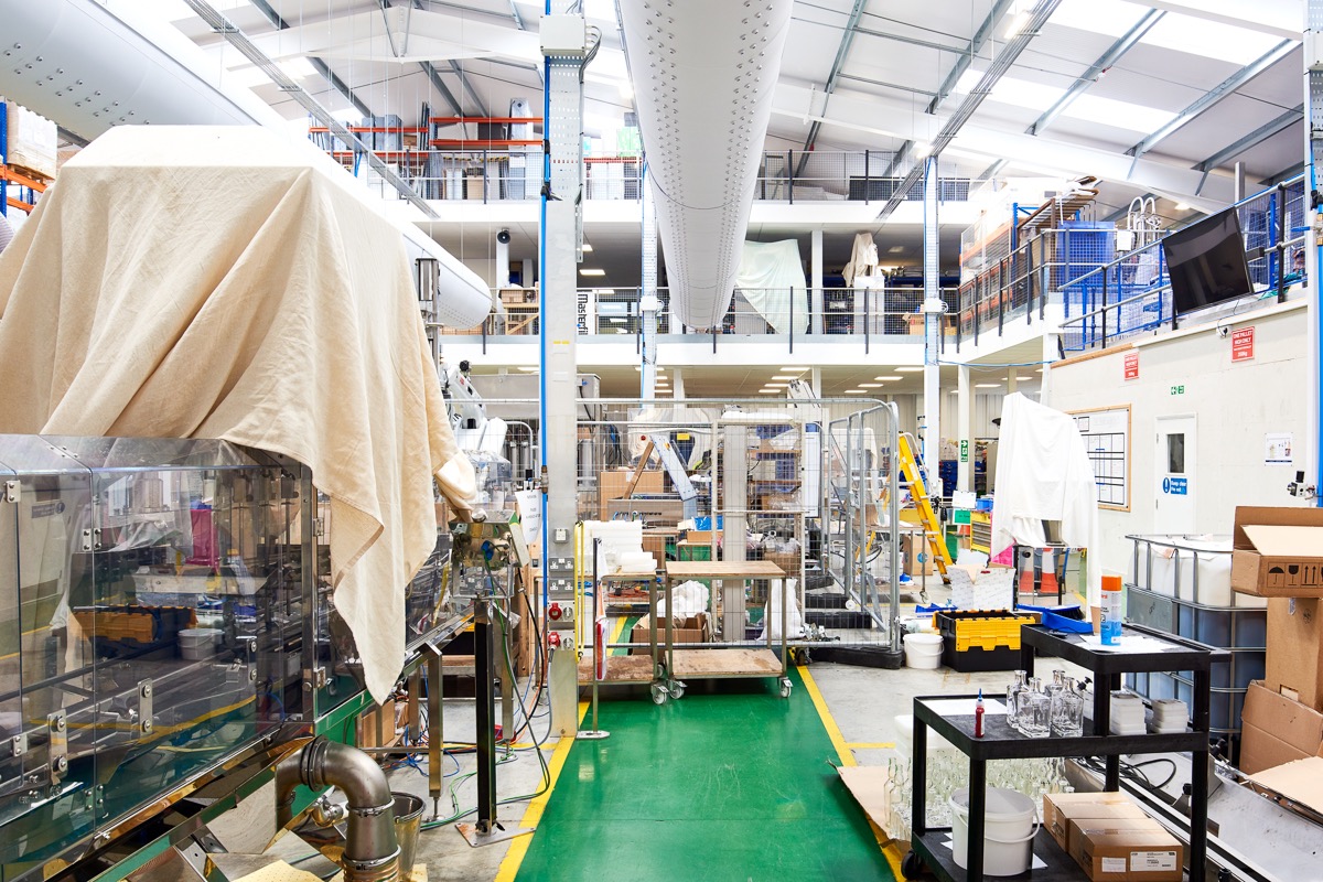 Manufacturing space beneath large suspended air-distribution ducts